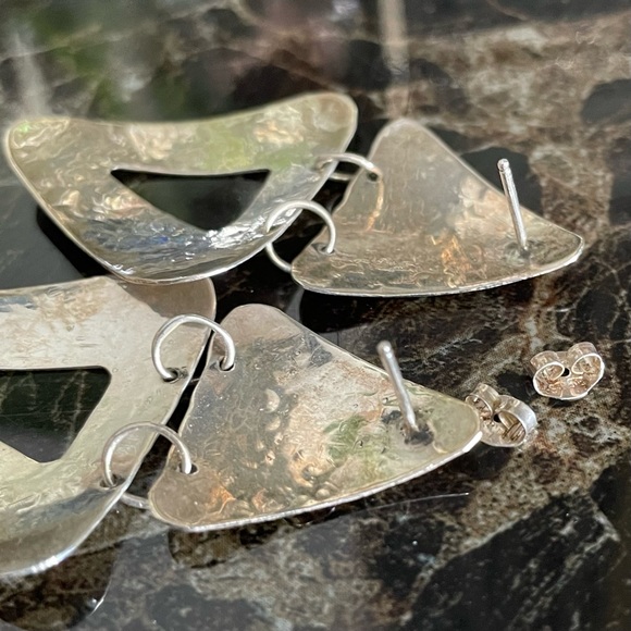 Bold Sterling Silver Vintage Hammered Triangle Dangle Earrings - Picture 8 of 11